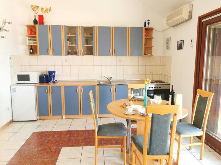 Apartment Biljana Bol Extérieur photo