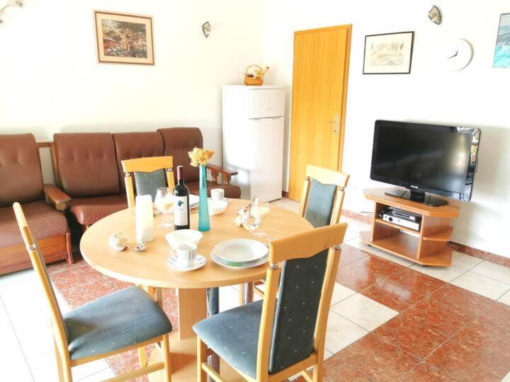 Apartment Biljana Bol Extérieur photo